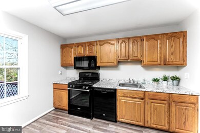 9406 Abingdon Ct, Manassas, VA 20109 - photo 6