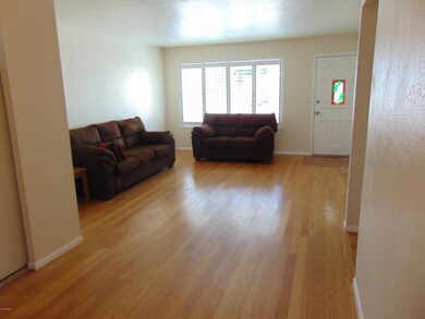 6057 E des Moines 015