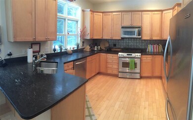 30 Vale Rd unit A, Hartford, VT 05059 - photo 3