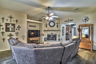 3019 Stroll Dr, Granbury, TX 76049 - photo 4