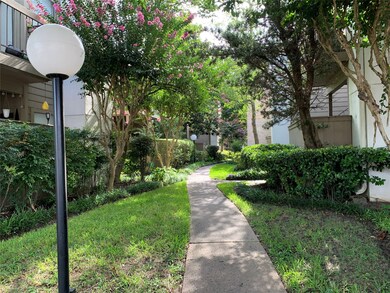 10049 Westpark Dr unit 168, Houston, TX 77042 - photo 6