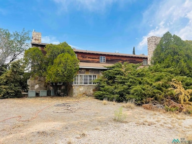 802 E Greene St, Carlsbad, NM 88220 - photo 2