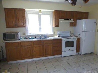 73 William St unit 2, Wallingford, CT 06492 - photo 4