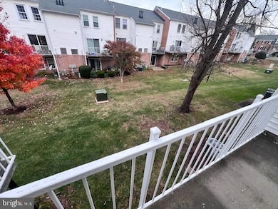 14472 Rustling Leaves Ln unit 26B, Centreville, VA 20121 - photo 5