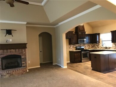 306 Hillside Dr, Harrah, OK 73045 - photo 4