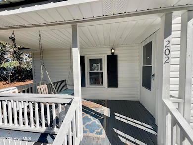 202 Lewis St, Bladenboro, NC 28320 - photo 5