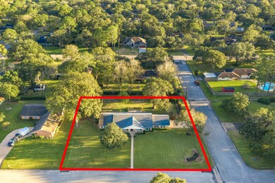 201 E Crestmont Dr, Alvin, TX 77511 - photo 3