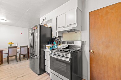 53 SW Eastern Ave, Grants Pass, OR 97526 - photo 3