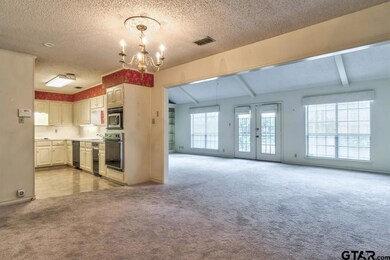 401 401 Amberwood Cir, Tyler, TX 75701 - photo 4