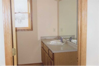 1614 Redwood Dr, Janesville, WI 53546 - photo 7