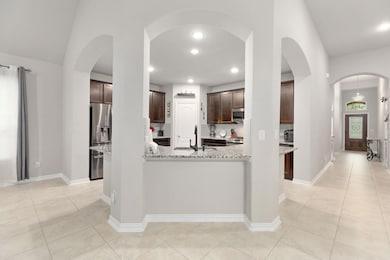 Kitchen with appliances with stainless steel fini