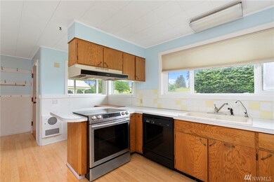 1001 Cole Ave, Raymond, WA 98577 - photo 7