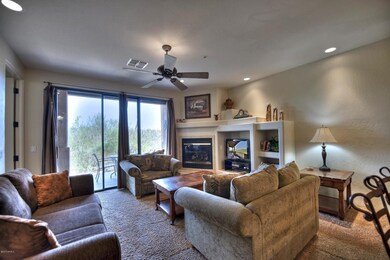 004_Living Room