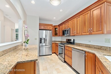 122 E Knighton Place, Elmhurst, IL 60126 - photo 3