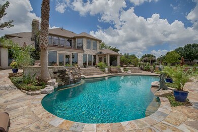 Another view of this outdoor oasis.