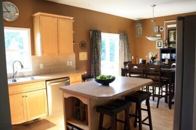 Kitchen dinning