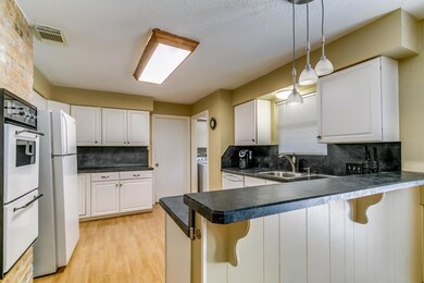 2317 Ryan Dr, Alvin, TX 77511 - photo 2