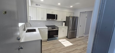 9475 Bay Colony Dr unit 3N, Des Plaines, IL 60016 - photo 6