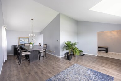 18660 Walnut Ave, Country Club Hills, IL 60478 - photo 2