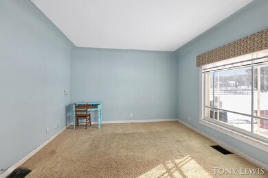 Living room w/picture window