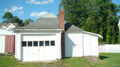 809 E Main St, Pen Argyl, PA 18072 - photo 5