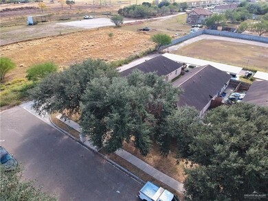 1304 Acme Ln, Edinburg, TX 78541 - photo 4