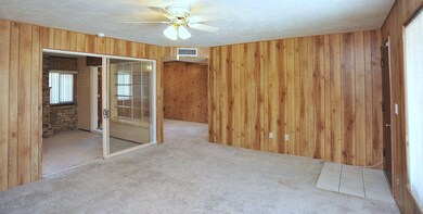 LIVING RM