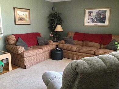 147 Pheasant Dr, Cranston, RI 02920 - photo 3