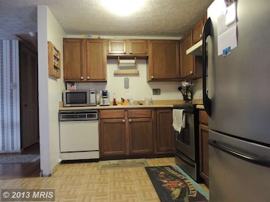 35 Yew Rd, Essex, MD 21221 - photo 7