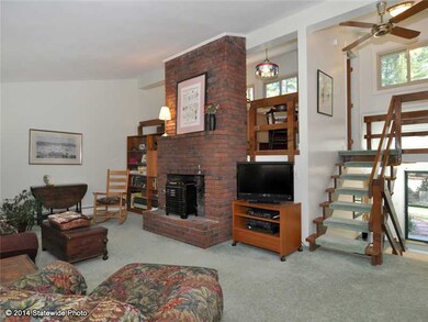 36 Fanning Ln, Greenville, RI 02828 - photo 2