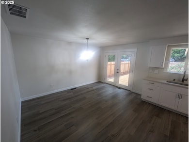 8009 SW Mapleleaf St, Portland, OR 97223 - photo 5