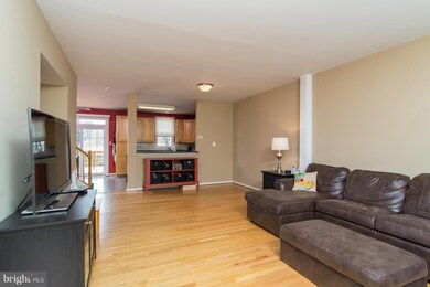 1526 Long Drive Ct, Crofton, MD 21114 - photo 3