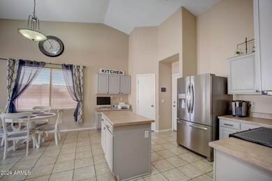 13-web-or-mls-W Pershing St-011