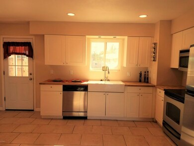 Kitchen 2 (2)