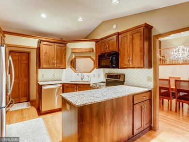 8484 Underwood Lane N Maple-009-010-Kitchen-MLS_Si