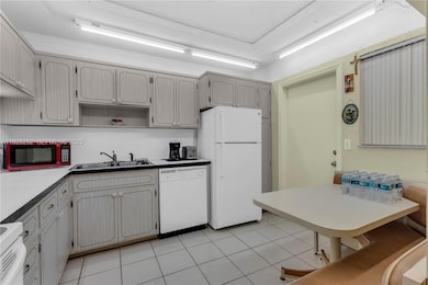 215 SE 3rd Ave unit 407B, Hallandale Beach, FL 33009 - photo 2