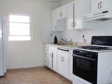 10 W Broad St unit 1, Bethlehem, PA 18018 - photo 2