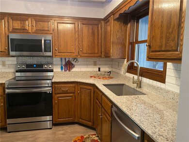 19 Davis Cir, Bella Vista, AR 72715 - photo 4