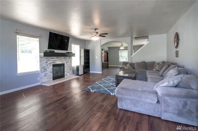 931 Riddell Ave NE, Orting, WA 98360 - photo 5