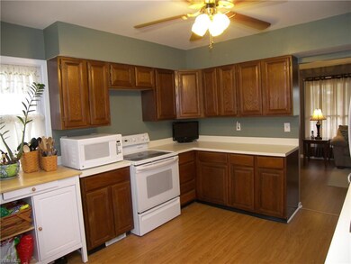 2369 E 42nd St, Lorain, OH 44055 - photo 3