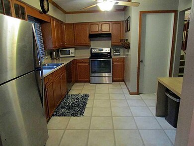 984 Mcknight Rd, Indiana, PA 15701 - photo 2