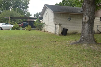 8902 Gauguin Dr, Houston, TX 77088 - photo 4