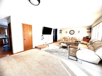 3227 Hull Ave, Des Moines, IA 50317 - photo 5