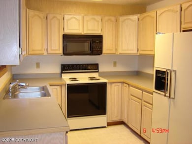 6151 E Paige Cir unit 14, Wasilla, AK 99654 - photo 2