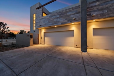 705 Alcalde Place SW unit lower, Albuquerque, NM 87104 - photo 3