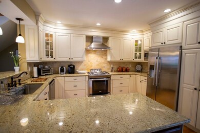 39-41 Crescent St unit 1, Wakefield, MA 01880 - photo 2