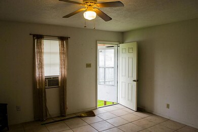 202 Oddo St, Houston, TX 77022 - photo 4