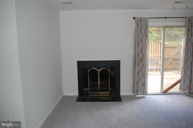 16318 Taconic Cir, Dumfries, VA 22025 - photo 6