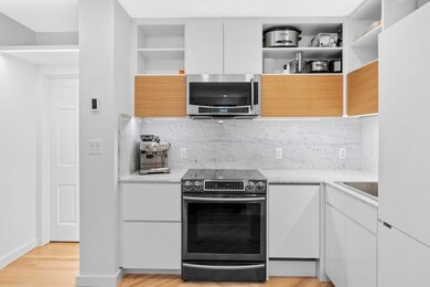 8 Battery St unit 7, Boston, MA 02109 - photo 7