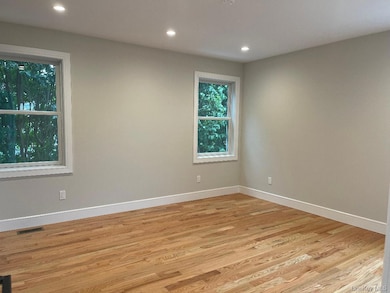 529 E Chester St unit Lower, Long Beach, NY 11561 - photo 6